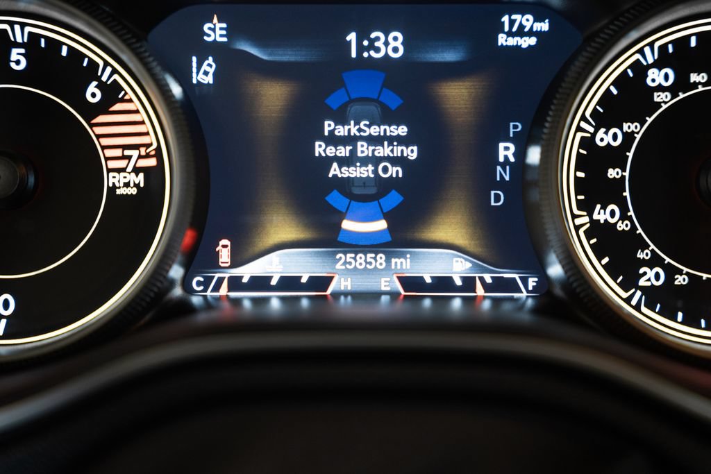 Certified 2023 Jeep Cherokee Altitude Lux AWD/4WD image 44