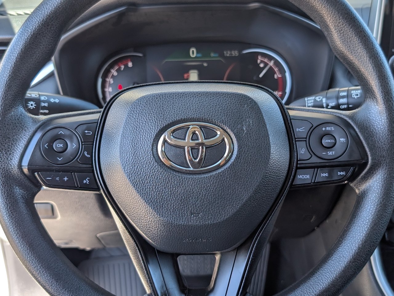 Used 2025 Toyota RAV4 XLE FWD image 18