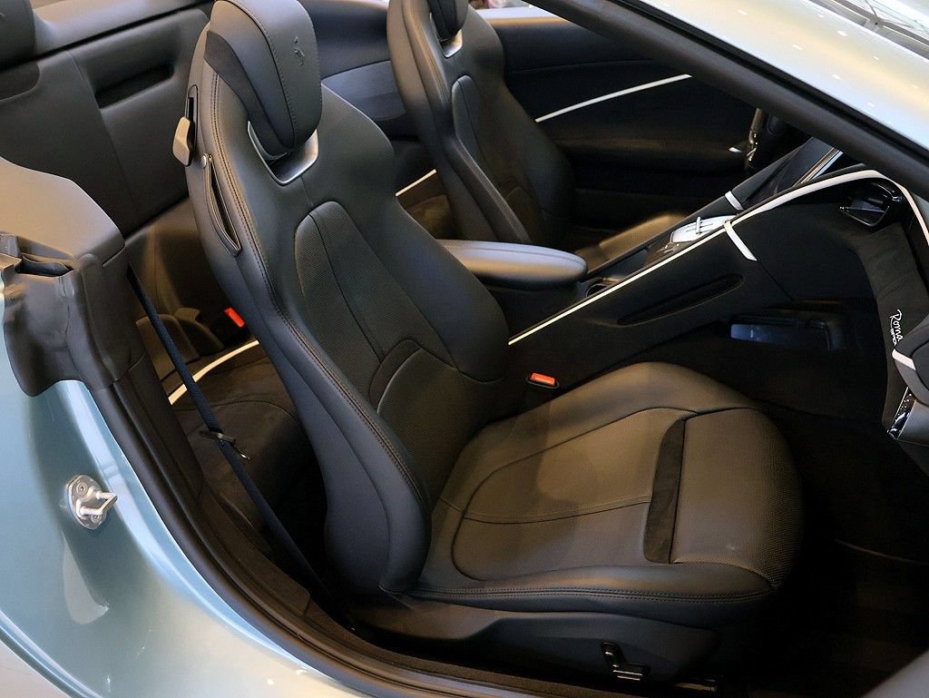Certified 2024 Ferrari Roma Spider RWD image 91