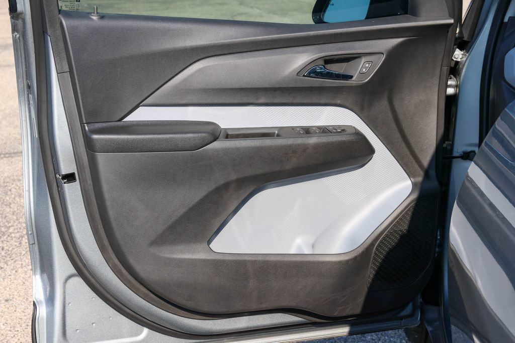 New 2027 Chevrolet Bolt LT w/ Comfort Package FWD image 9