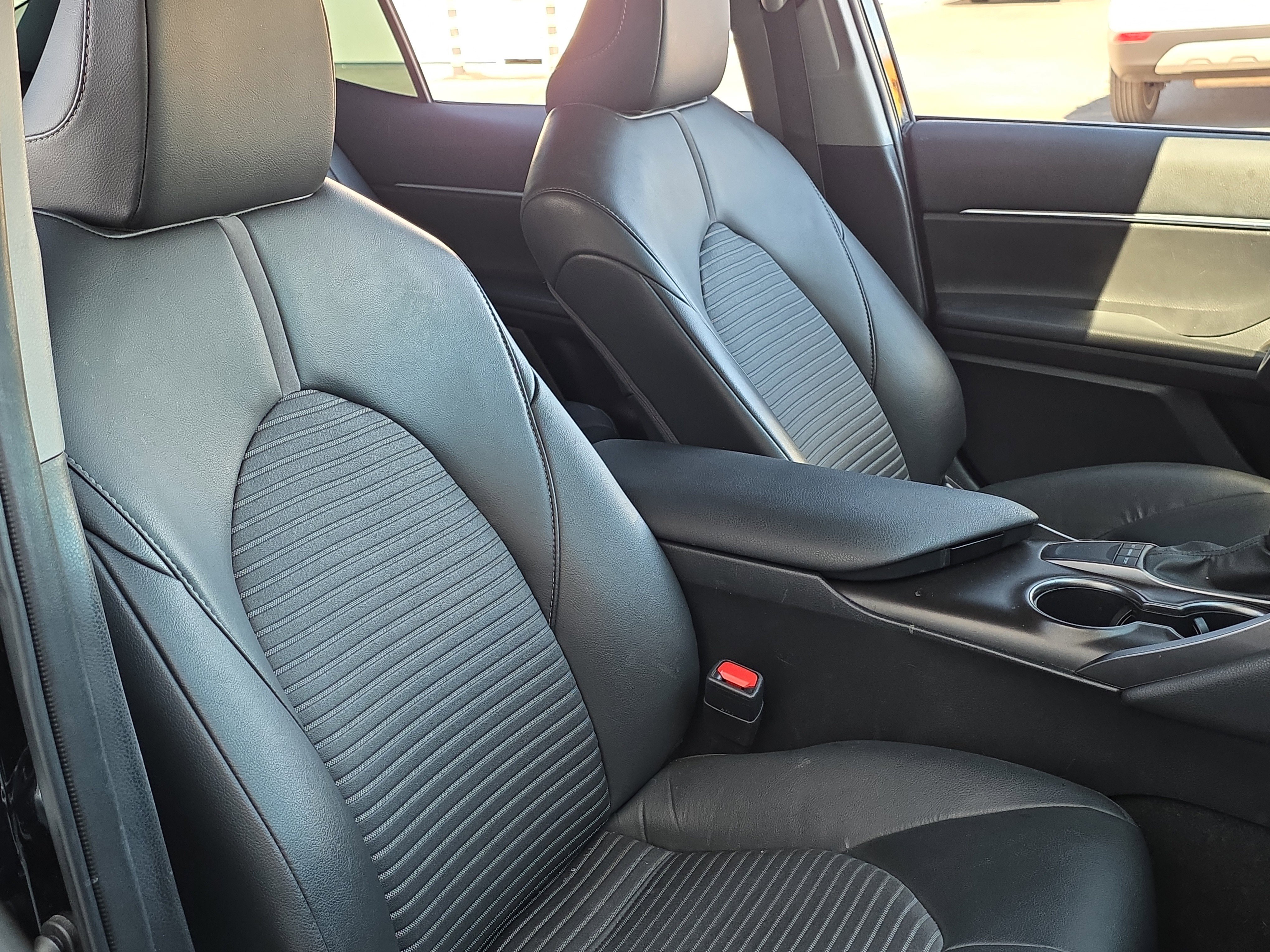 Used 2024 Toyota Camry SE w/ Convenience Package image 29