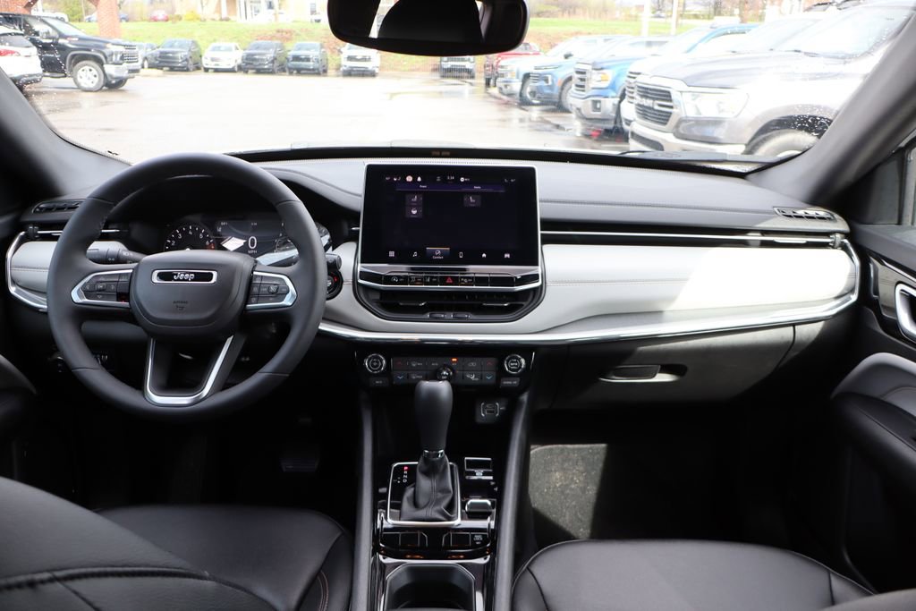 Used 2024 Jeep Compass Limited image 37