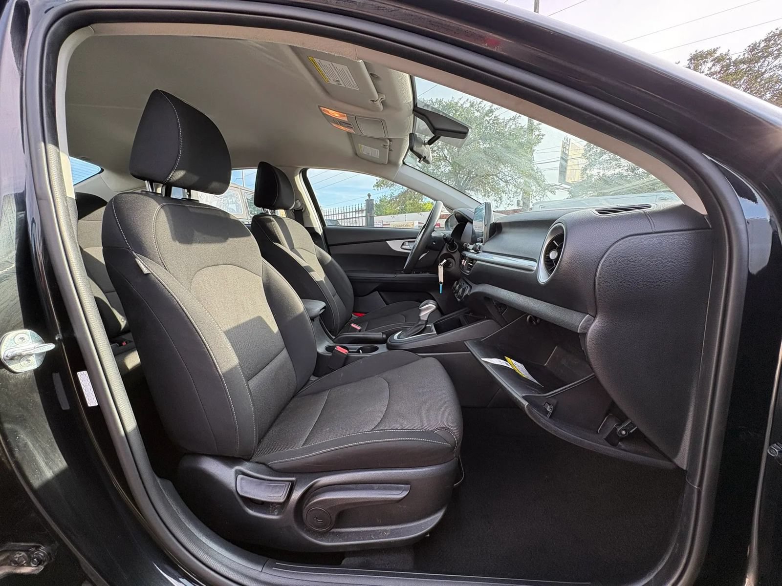 Used 2023 Kia Forte LXS w/ LXS Technology Package FWD image 12