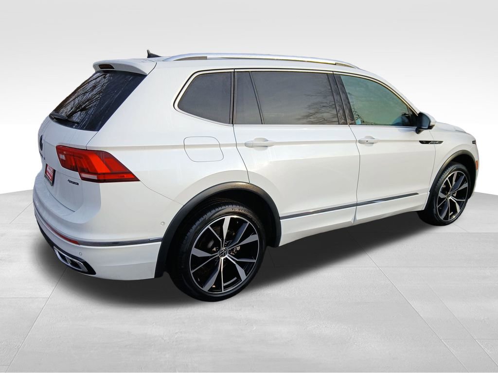 Used 2022 Volkswagen Tiguan SEL R-Line image 12
