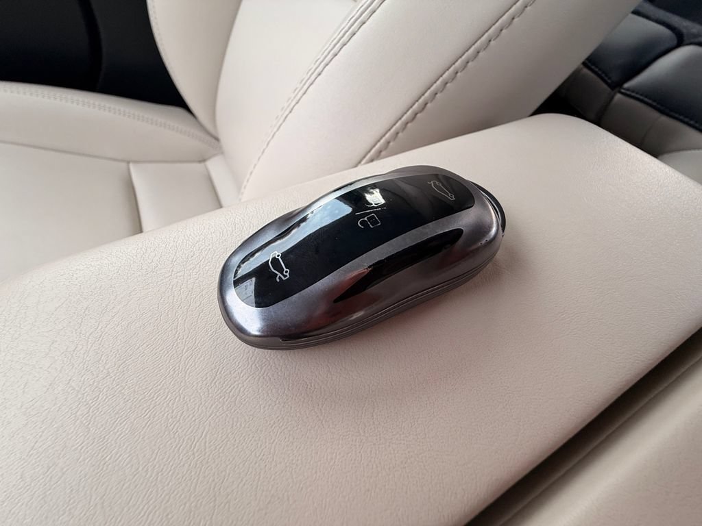 Used 2018 Tesla Model S 75D AWD/4WD image 35