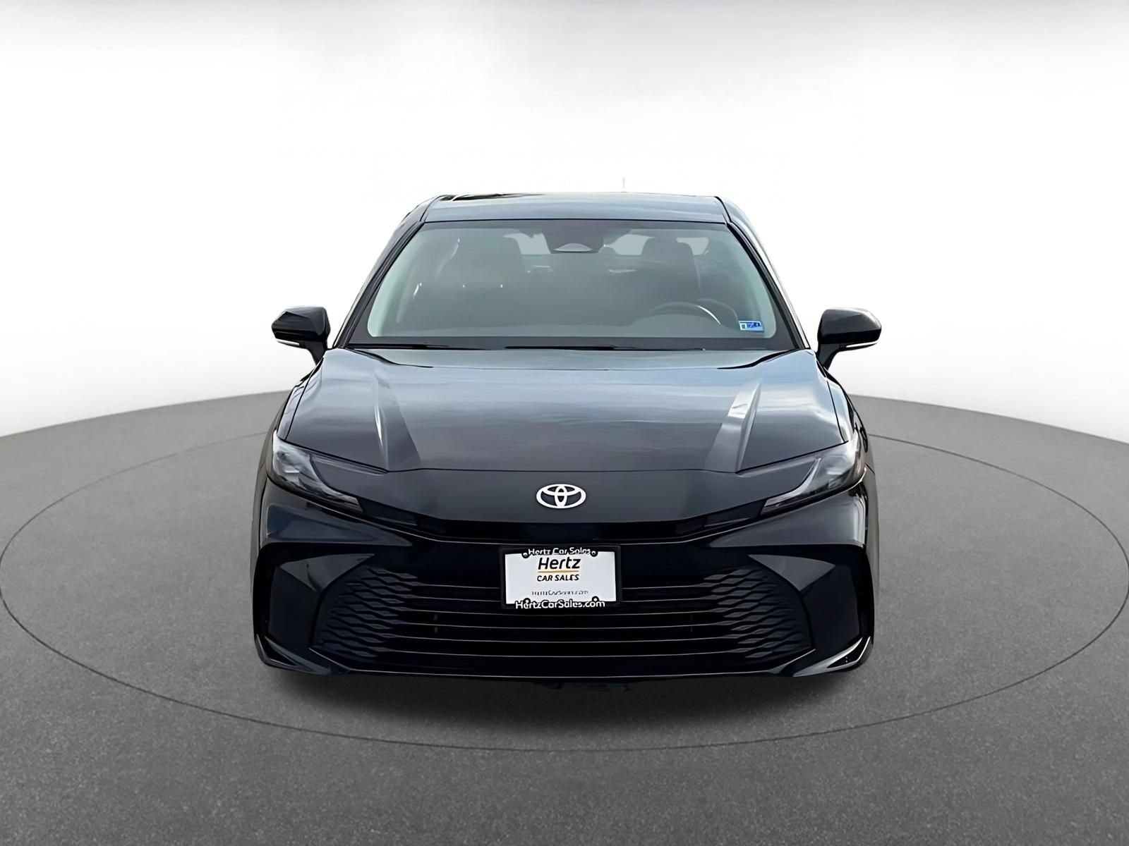 Used 2025 Toyota Camry LE FWD image 4