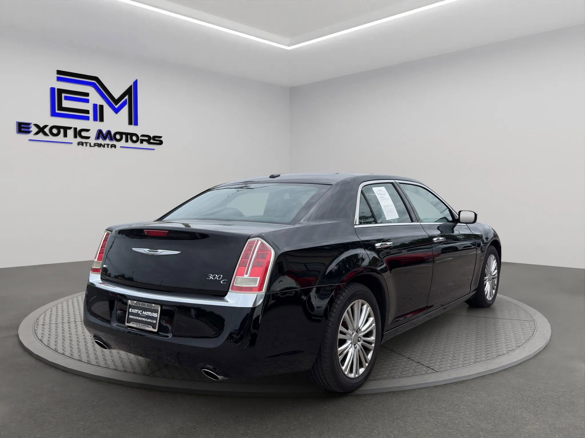 Used 2012 Chrysler 300 C w/ 19-Premium Speaker Group AWD/4WD image 5