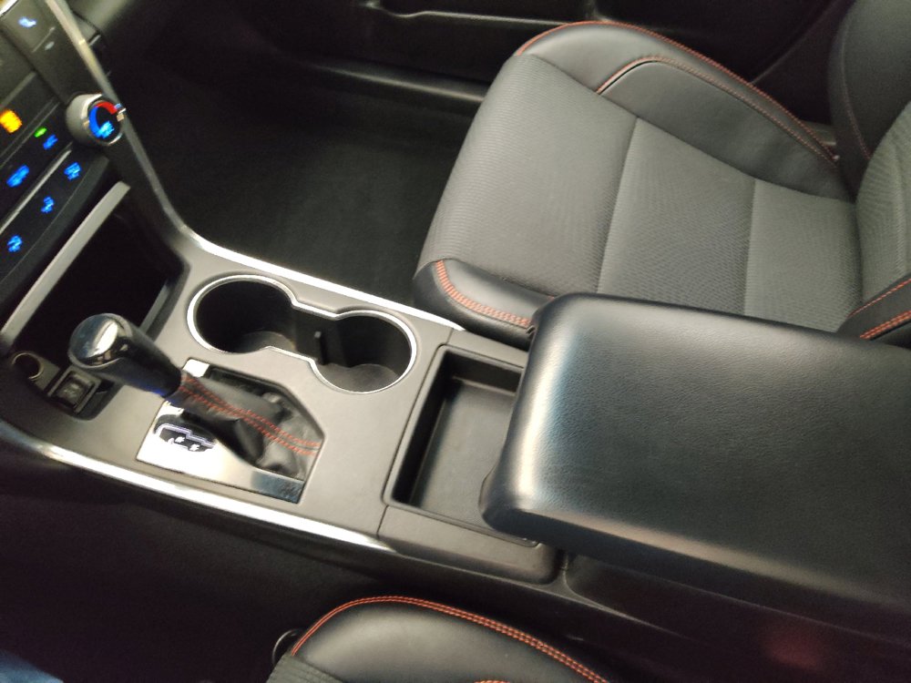 Used 2016 Toyota Camry SE FWD image 26