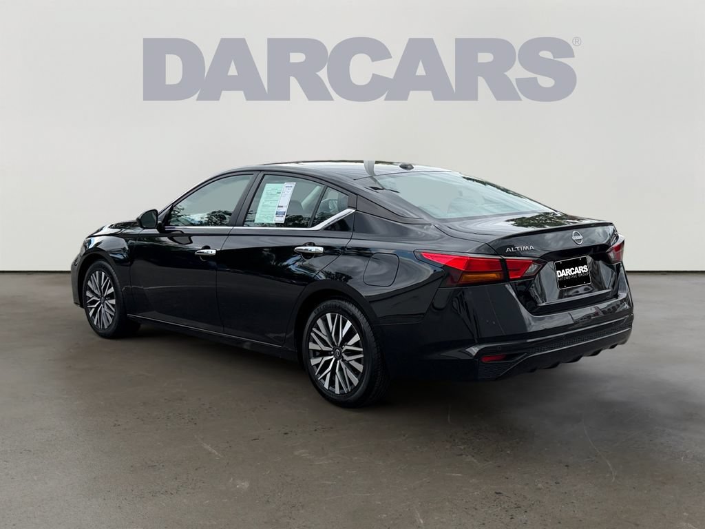 Used 2024 Nissan Altima 2.5 SV FWD image 5