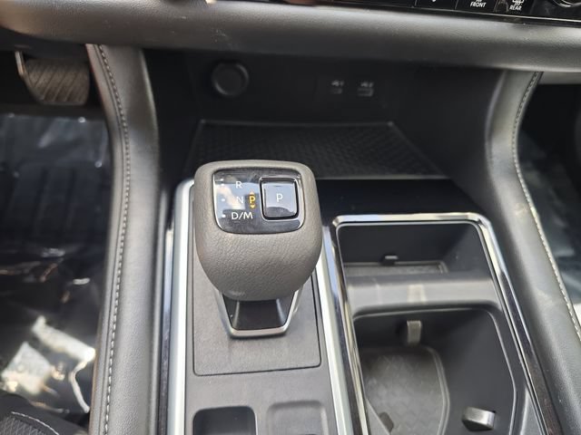 Used 2025 Nissan Pathfinder SV FWD image 23