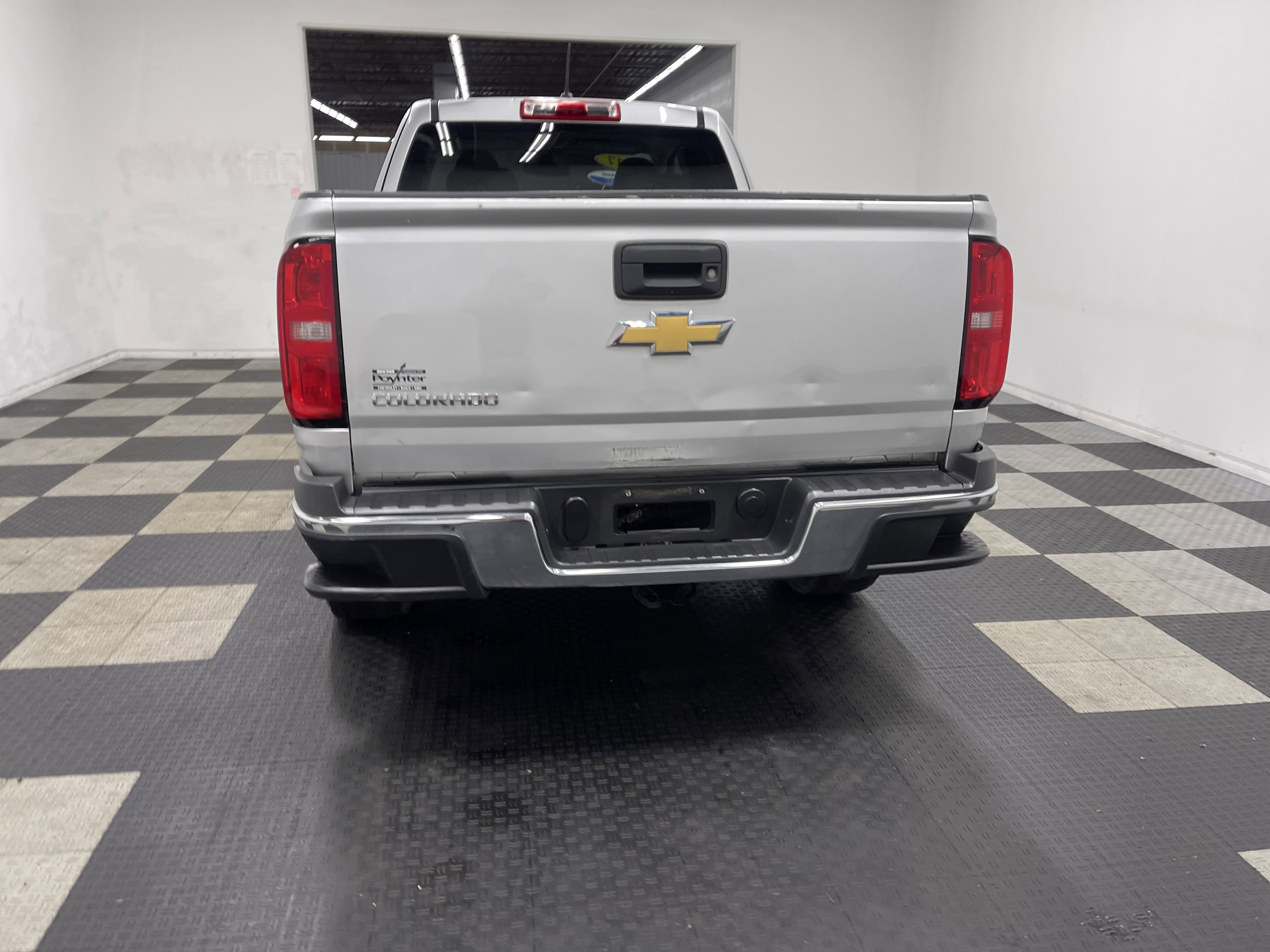 Used 2017 Chevrolet Colorado W/T RWD image 3