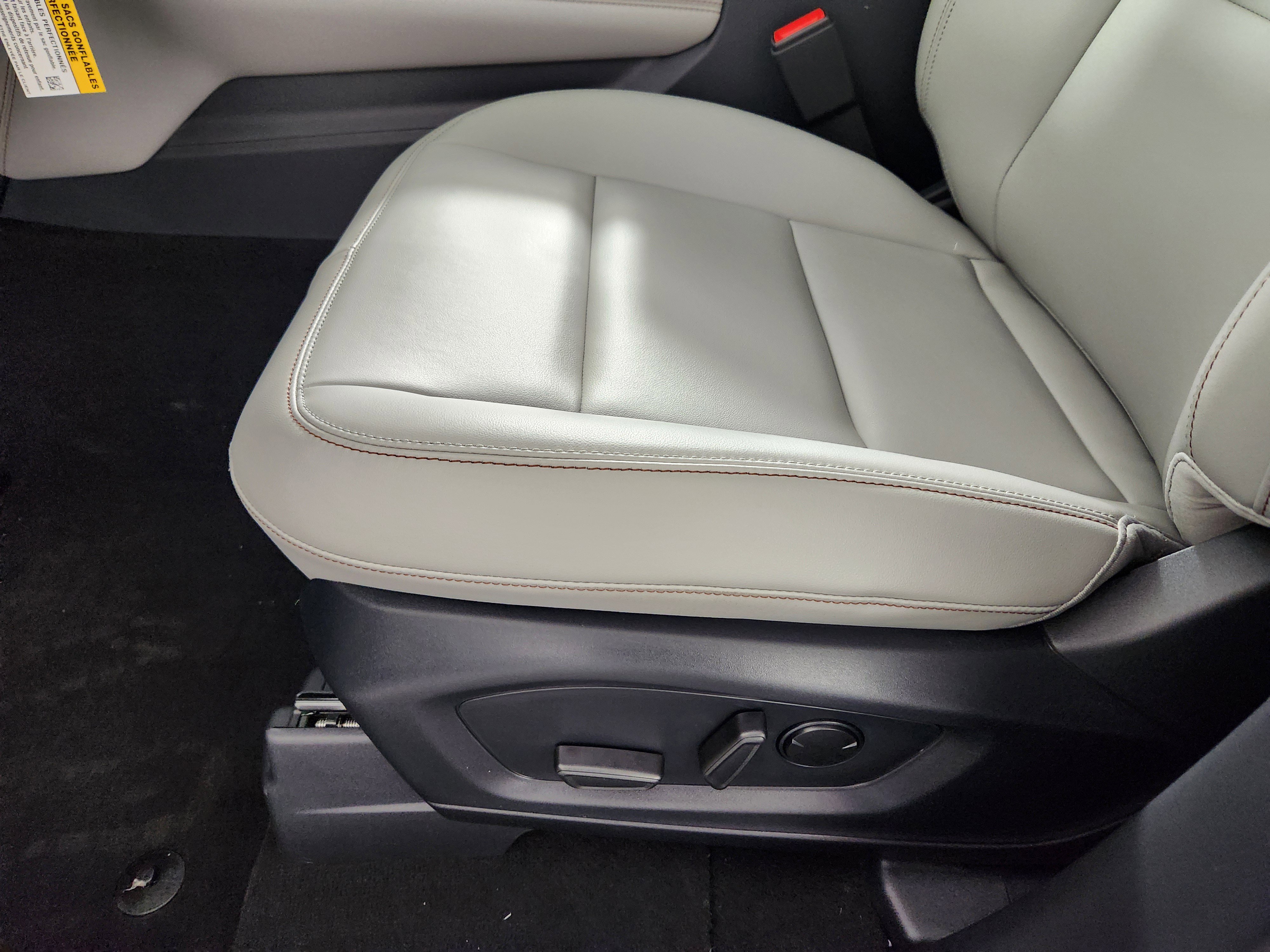 New 2026 Ford Explorer Active w/ Active Comfort Package image 13