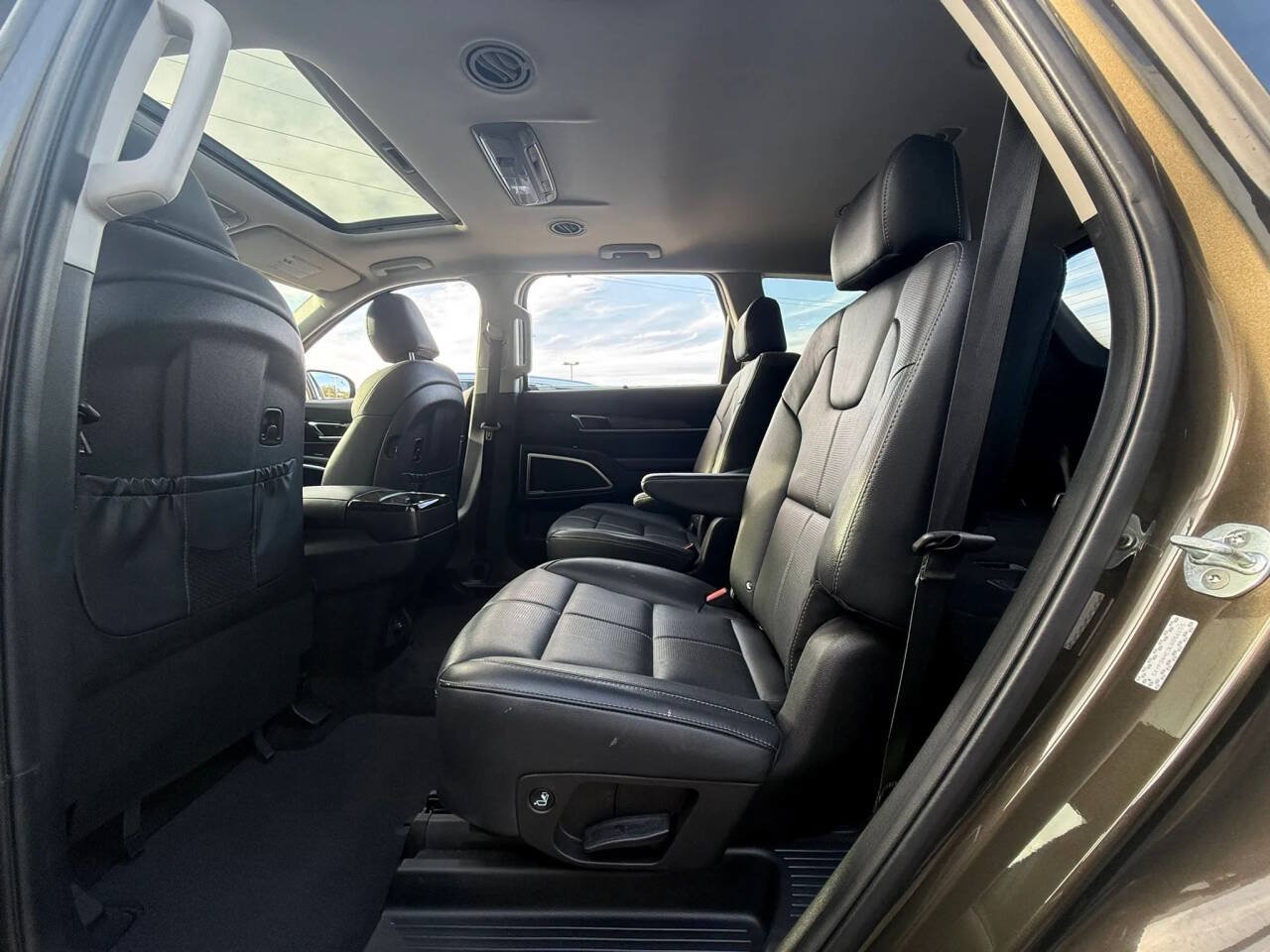 Used 2020 Kia Telluride EX w/ EX Premium Package FWD image 12
