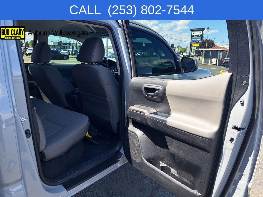 Used 2021 Toyota Tacoma SR5 AWD/4WD image 16