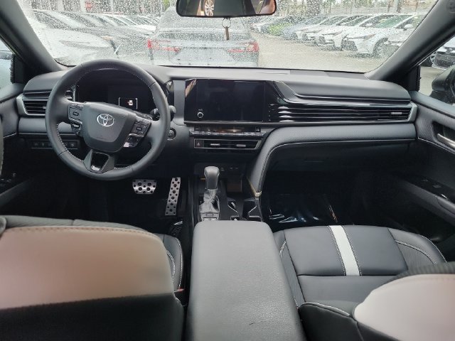 Used 2026 Toyota Camry SE FWD image 9