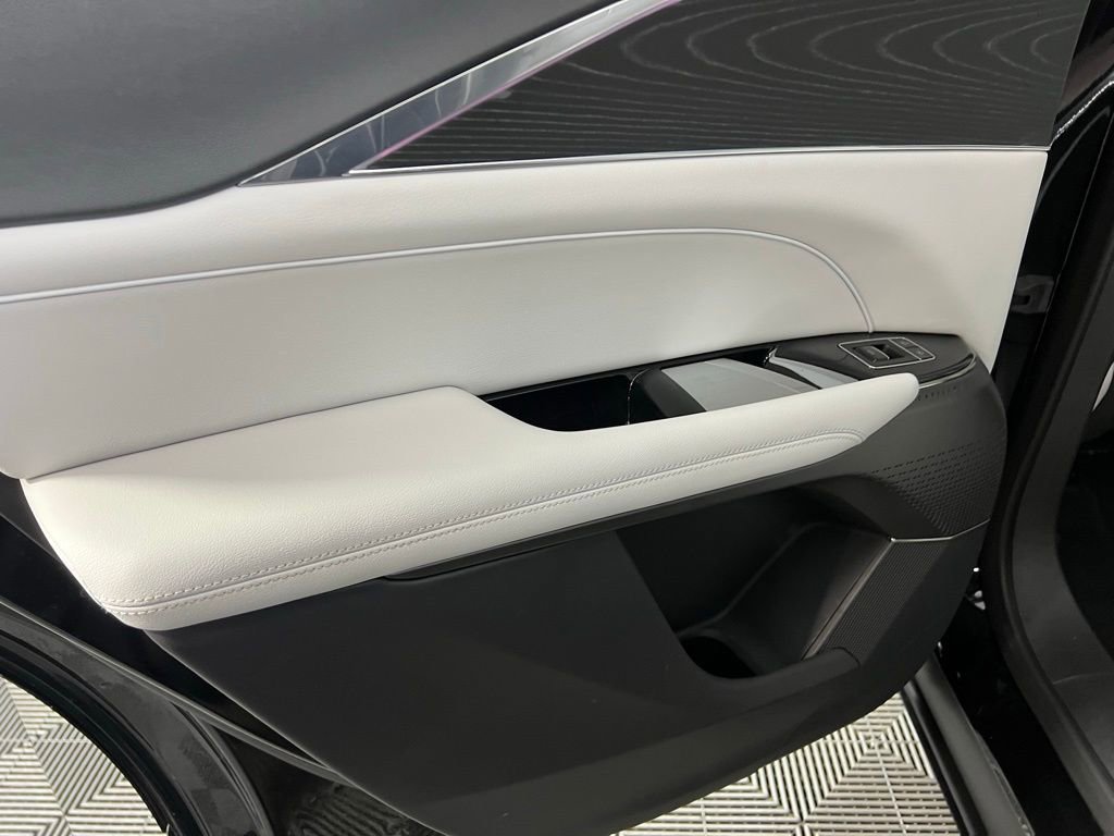 Used 2024 Cadillac Lyriq Sport image 28