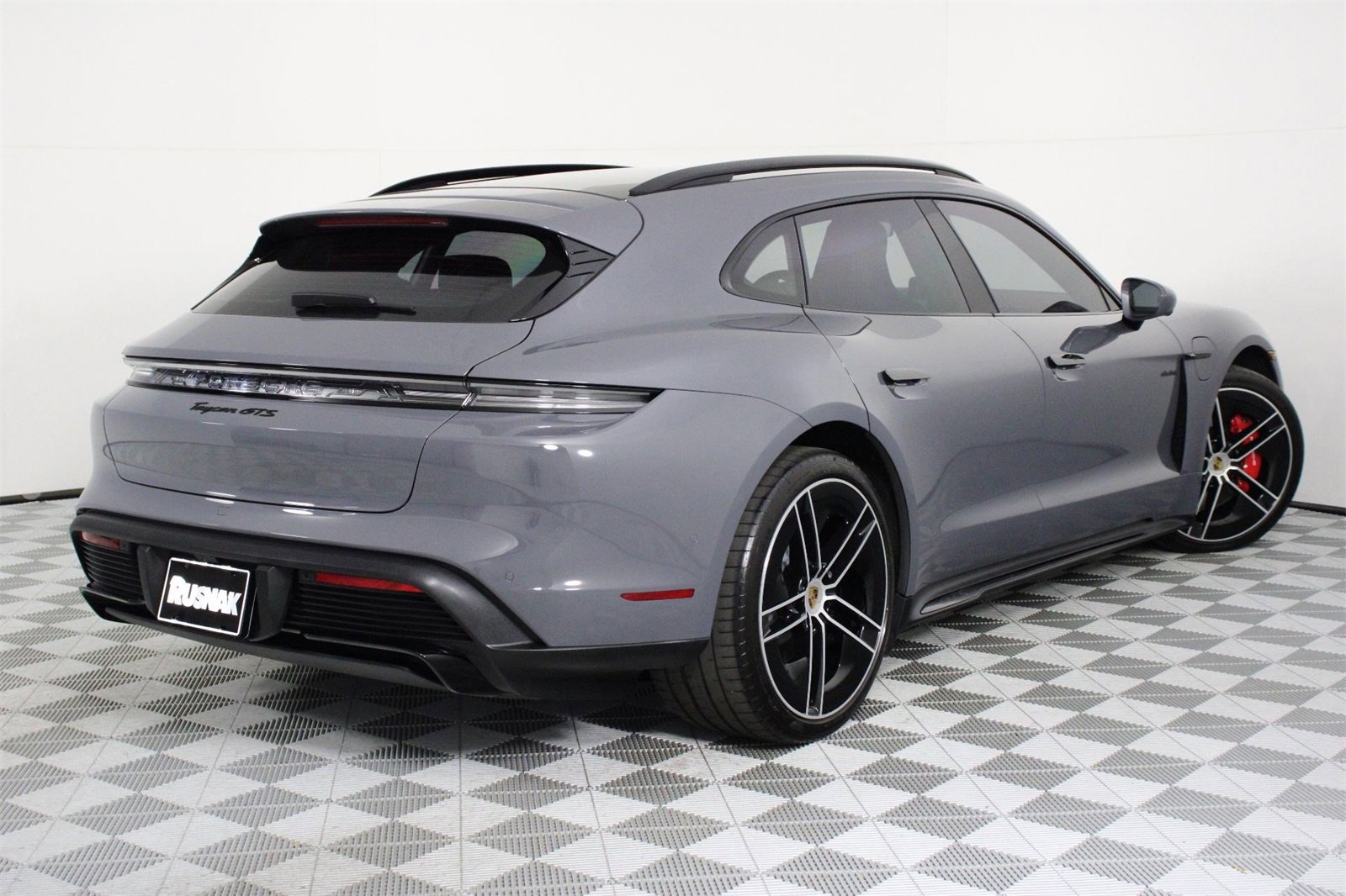 Used 2025 Porsche Taycan GTS image 7