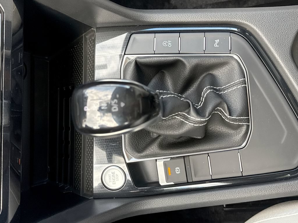 New 2026 Volkswagen Taos SE FWD image 22
