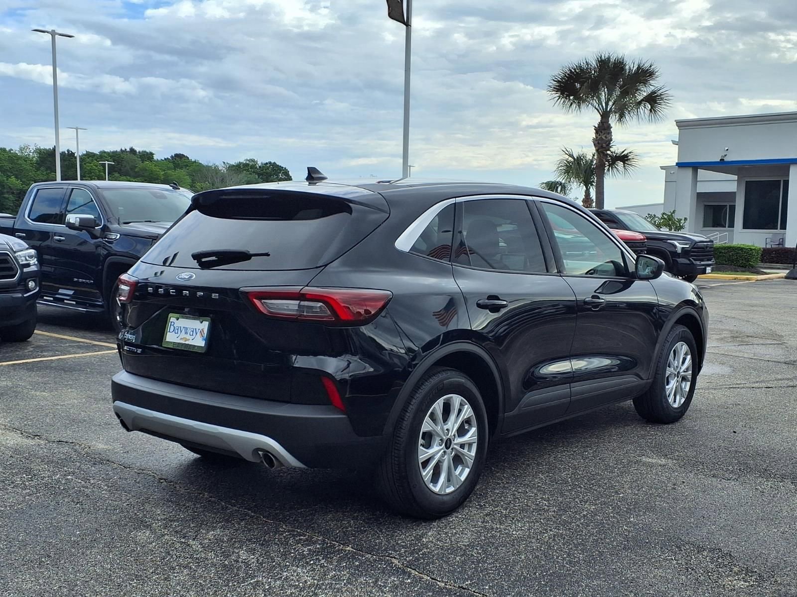 Used 2024 Ford Escape Active FWD image 2