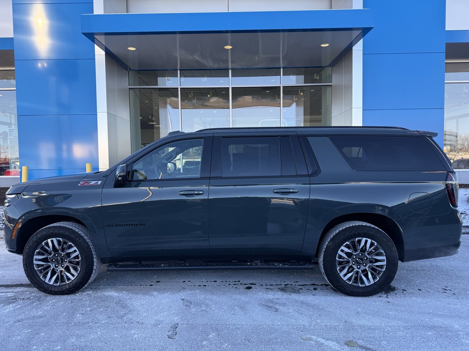 Used 2025 Chevrolet Suburban Z71 w/ Z71 Off-Road Package image 9