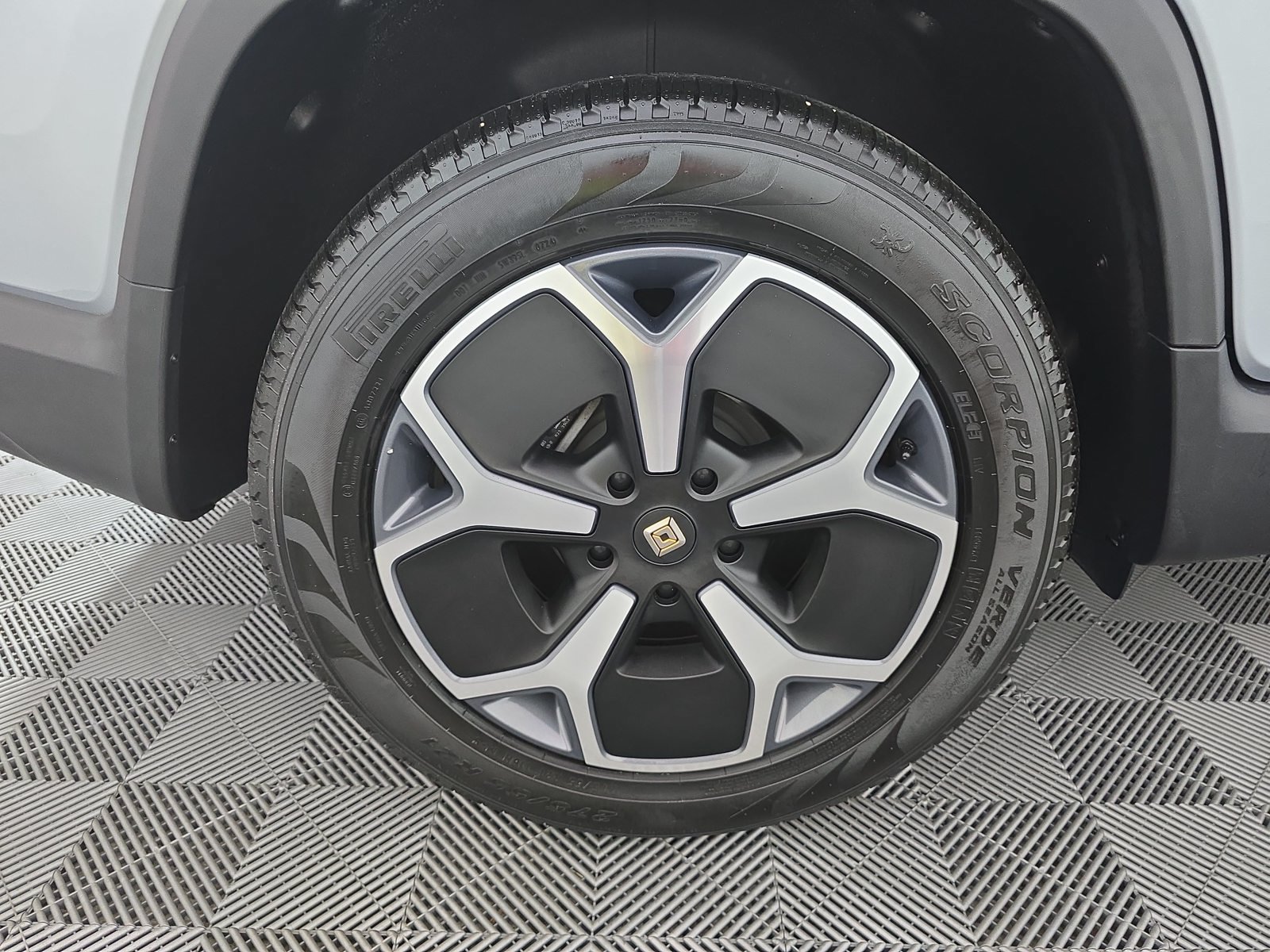 Used 2024 Rivian R1T Adventure Dual AWD/4WD image 12