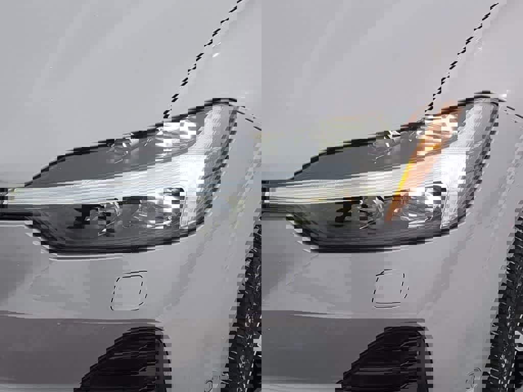 Used 2026 Volvo XC60 B5 Plus w/ Protection Package Premier image 10