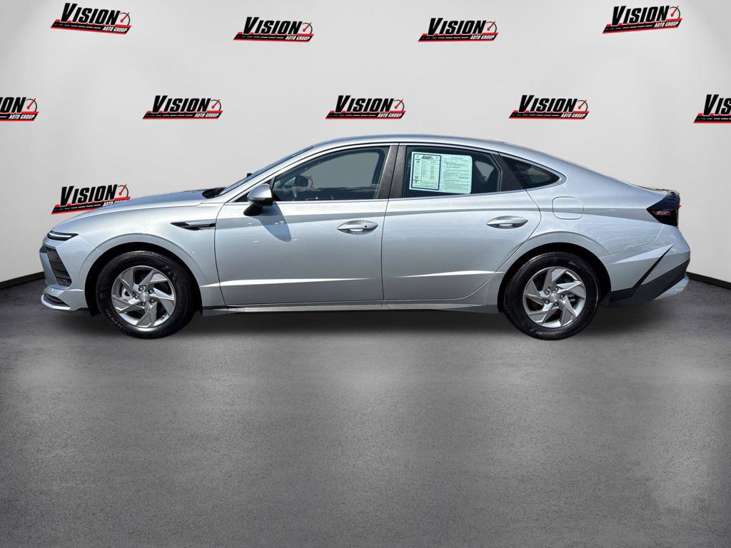 New 2026 Hyundai Sonata SE FWD image 2