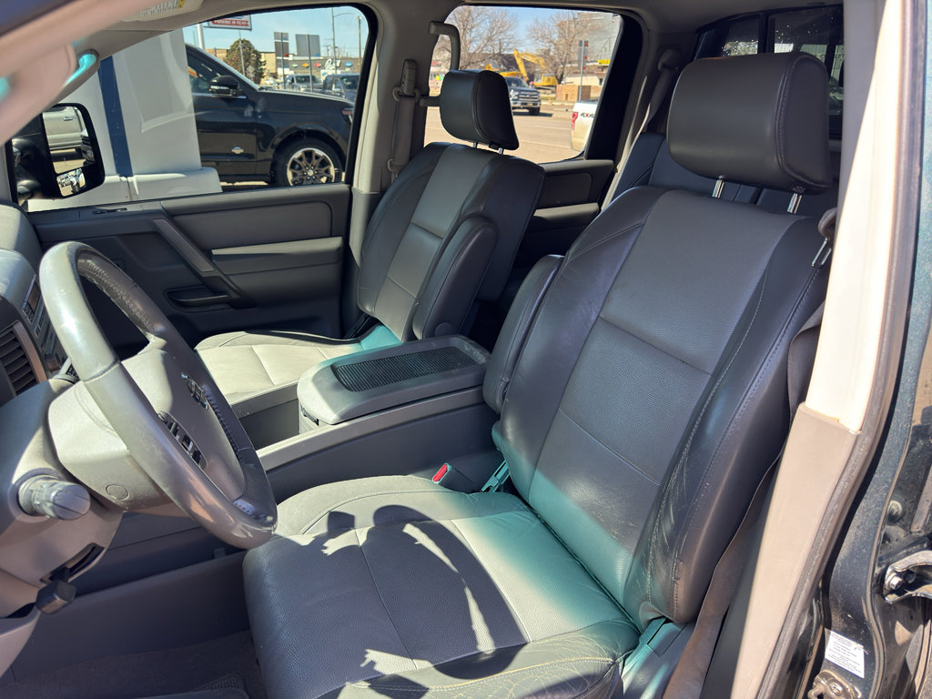 Used 2005 Nissan Titan LE w/ (R02) LE Off-Road Pkg image 19