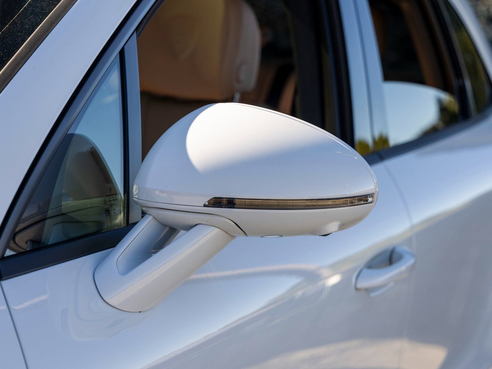 Certified 2025 Porsche Macan image 18