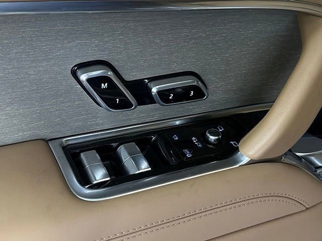 New 2026 Land Rover Range Rover SV AWD/4WD image 30