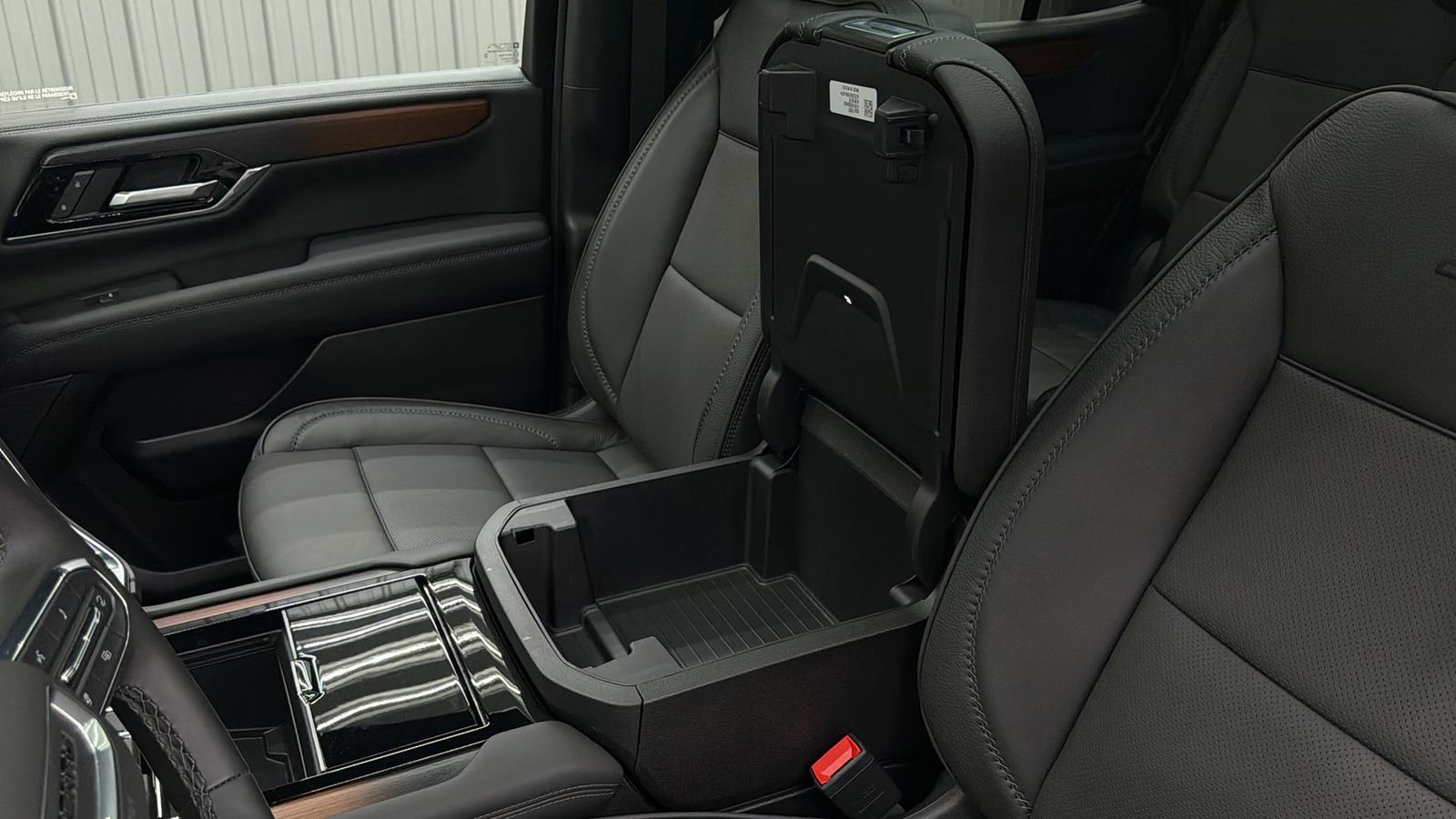 Used 2026 GMC Yukon Denali w/ Sun & Power Step Package AWD/4WD image 25