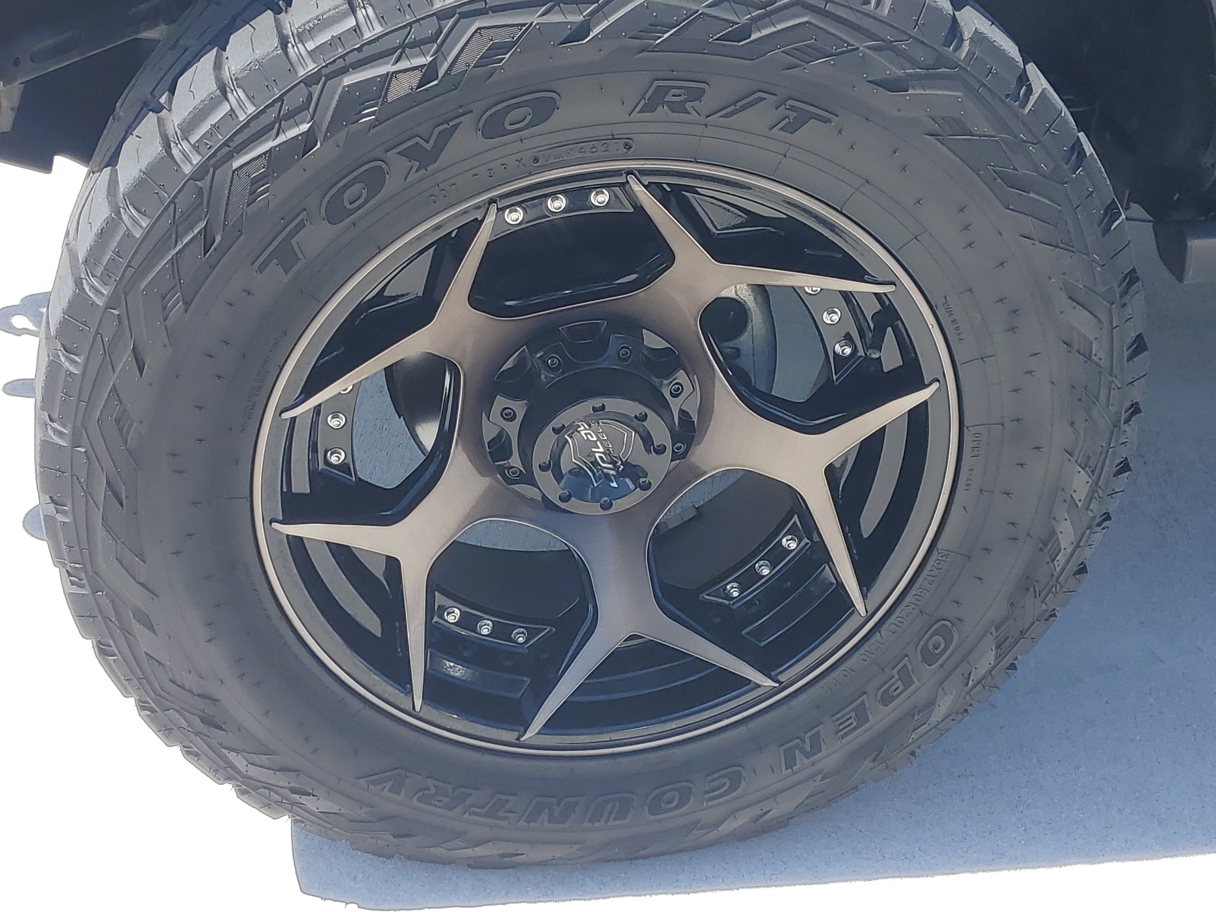 Used 2021 Ford Bronco Badlands image 7