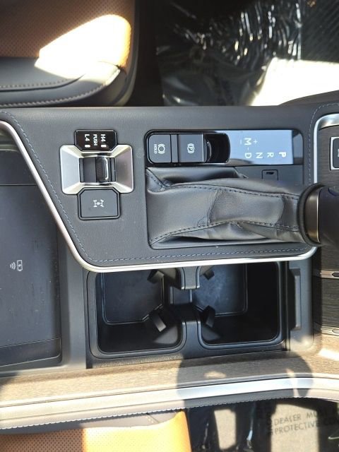 Used 2024 Lexus GX 550 w/ Cold Area Package AWD/4WD image 25
