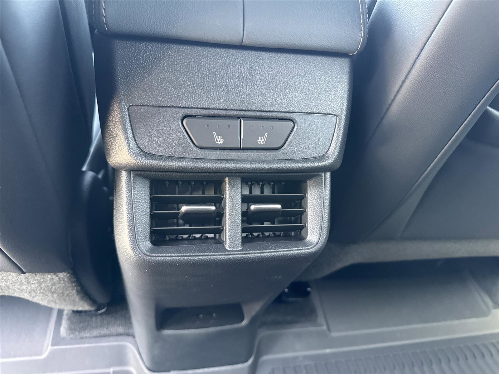 New 2026 GMC Terrain AT4 AWD/4WD image 17
