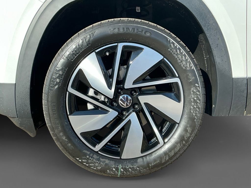 New 2026 Volkswagen Atlas SEL image 14