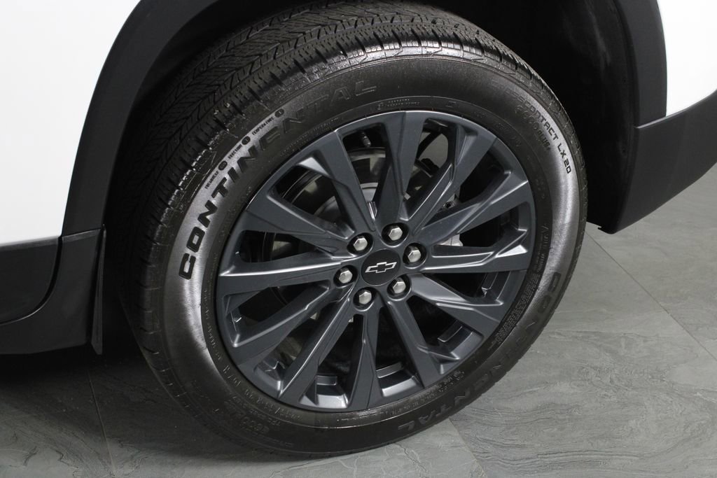 Used 2023 Chevrolet Traverse RS FWD image 12