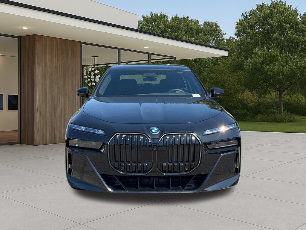 Used 2026 BMW i7 xDrive60 w/ Executive Package AWD/4WD image 4