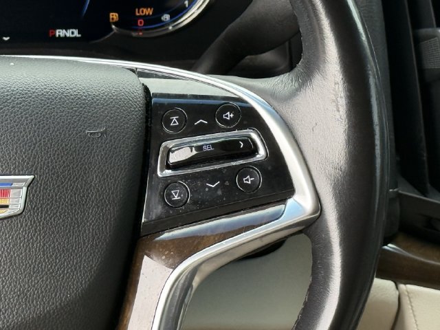 Used 2018 Cadillac Escalade Luxury AWD/4WD image 14