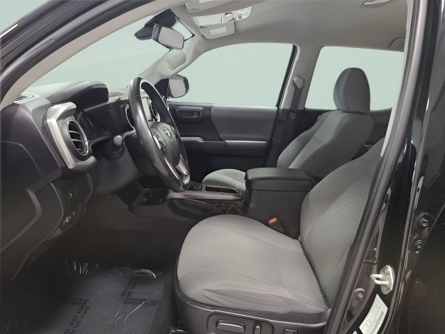 Used 2021 Toyota Tacoma SR5 AWD/4WD image 18