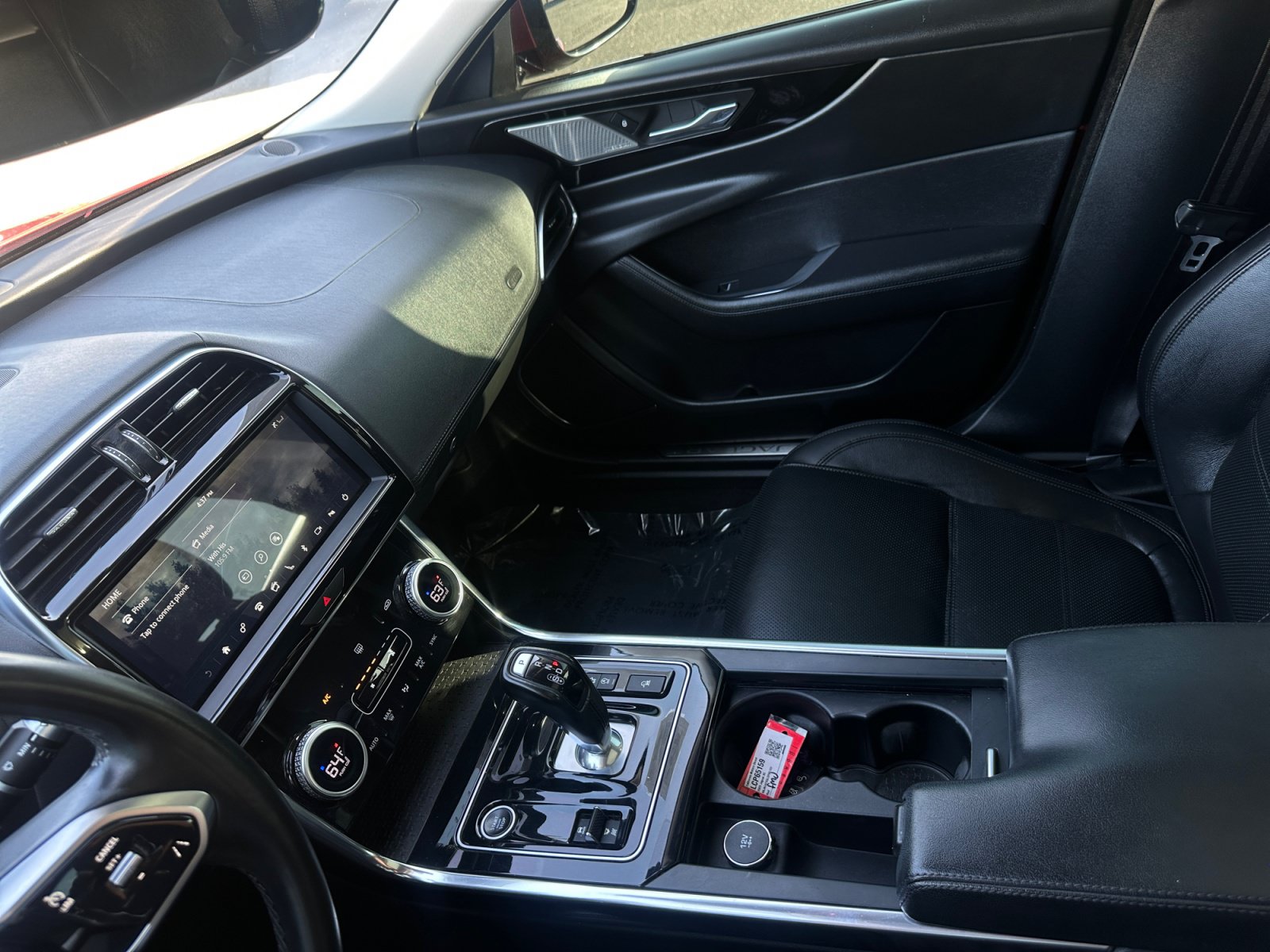 Used 2020 Jaguar XE S RWD image 23