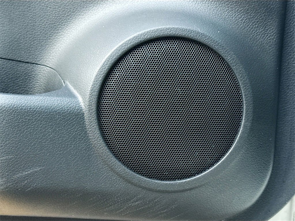 Used 2019 Nissan Rogue Sport S image 19