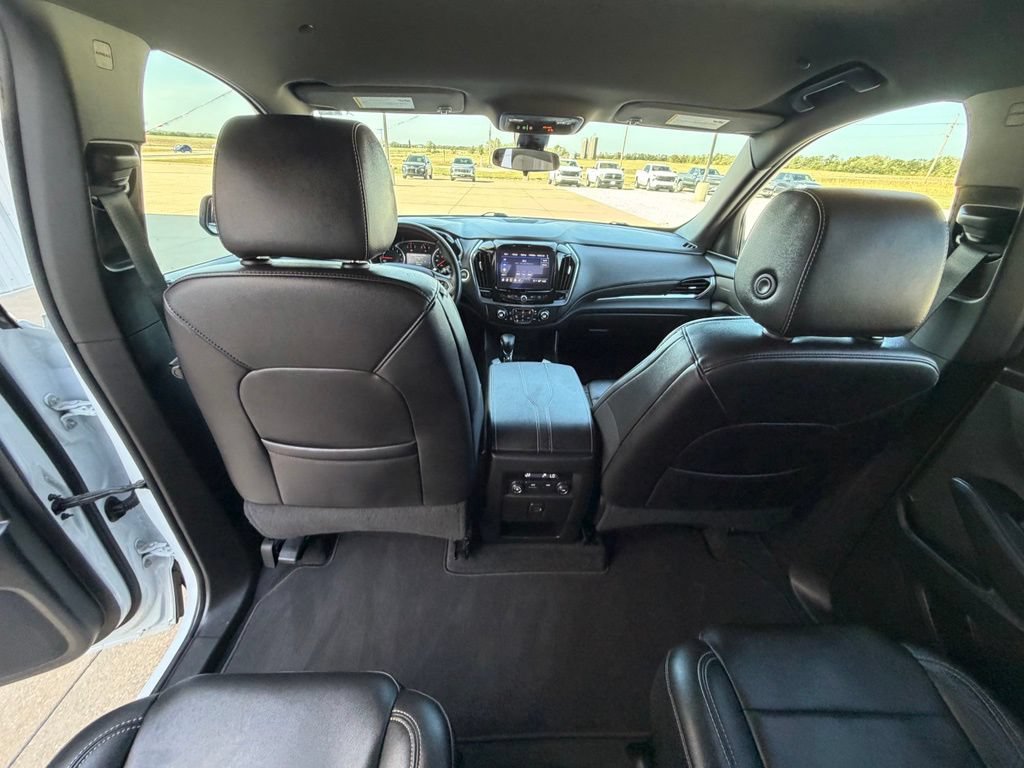 Used 2023 Chevrolet Traverse LT FWD image 26