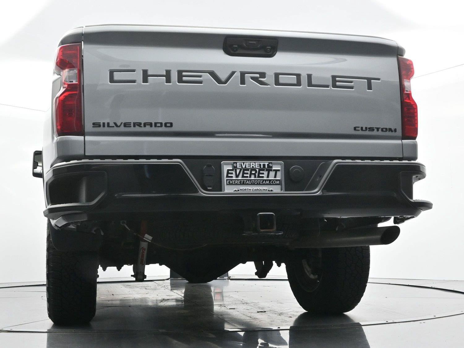 Used 2025 Chevrolet Silverado 2500 Custom w/ Custom Convenience Package AWD/4WD image 46
