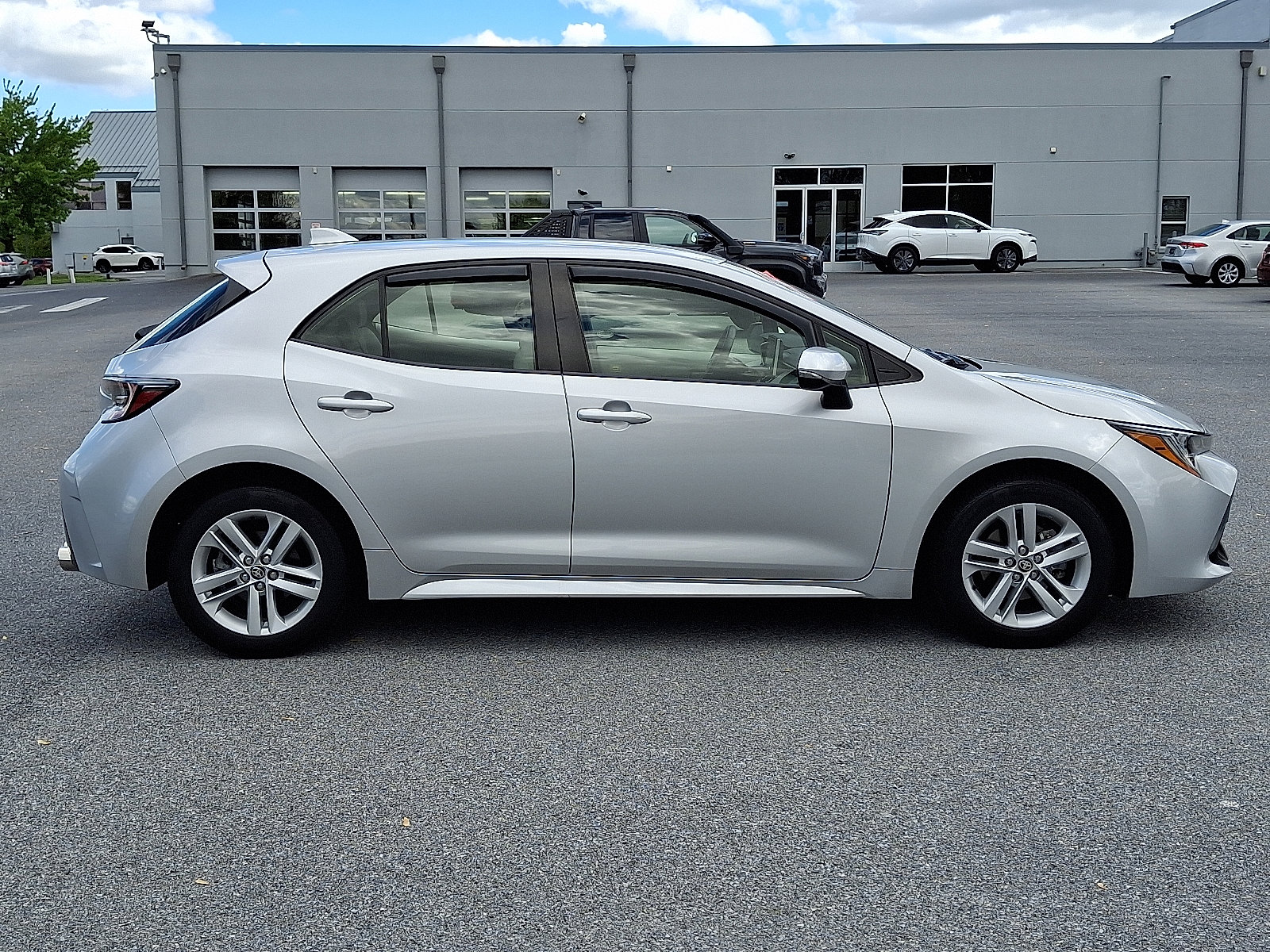 Used 2020 Toyota Corolla SE w/ SE Preferred Package FWD image 8