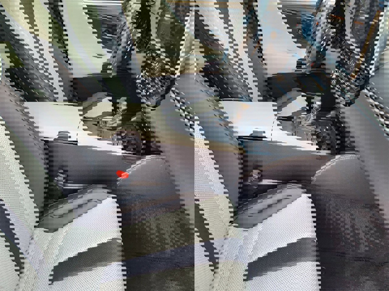 Used 2022 Lexus ES 350 F Sport image 13