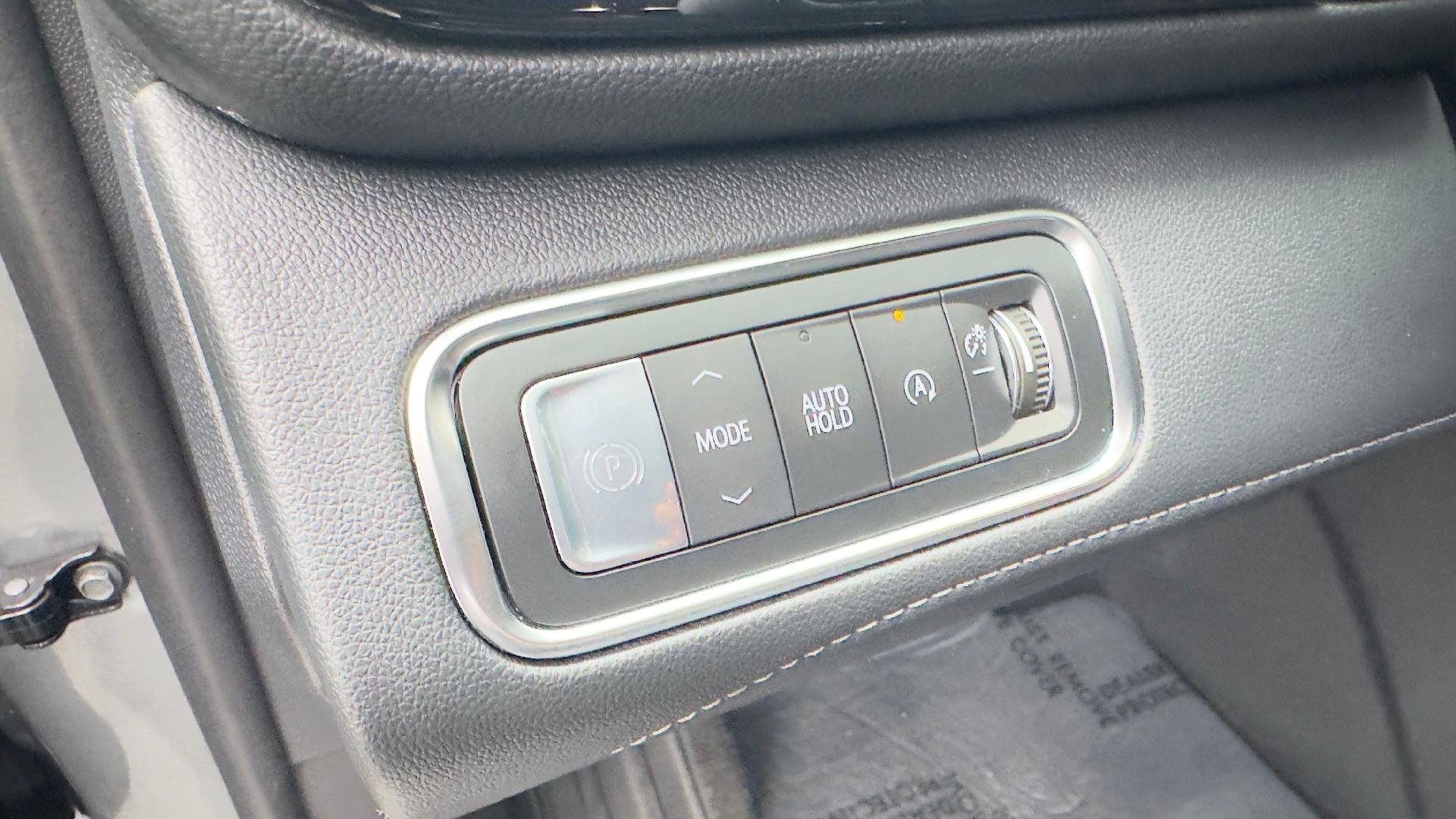 Used 2025 Buick Enclave Preferred image 16