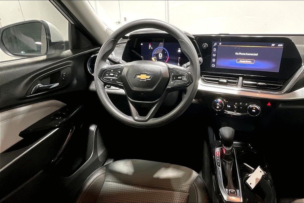 Used 2026 Chevrolet Trax LT FWD image 6