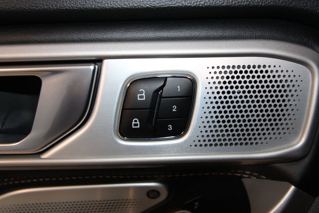 Used 2023 Ford Explorer Limited w/ Limited Technology Package image 10
