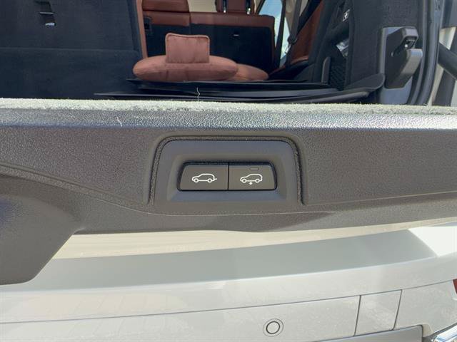 Used 2023 BMW X7 xDrive40i w/ Premium Package AWD/4WD image 8