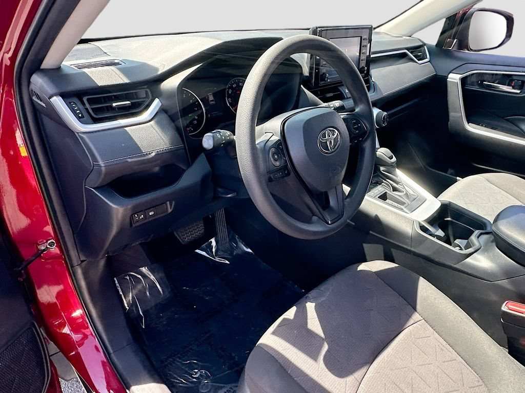 Used 2020 Toyota RAV4 XLE FWD image 9